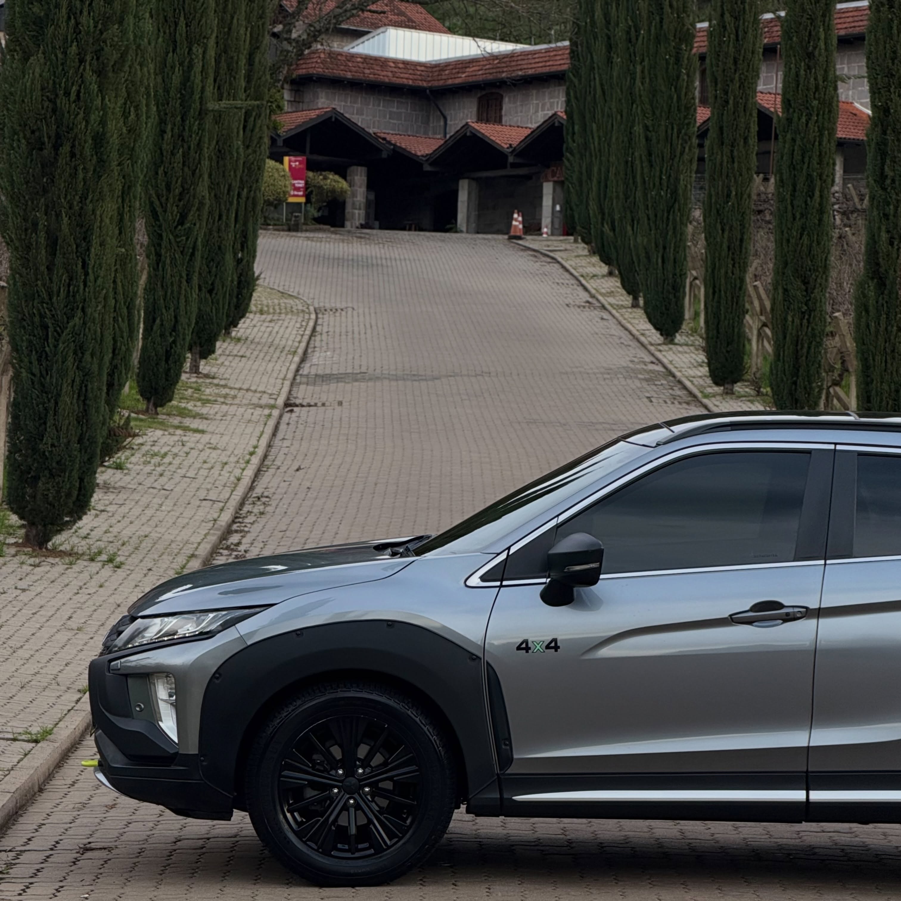 MITSUBISHI ECLIPSE CROSS OUTDOOR HPE-S AWC - Imagem 4