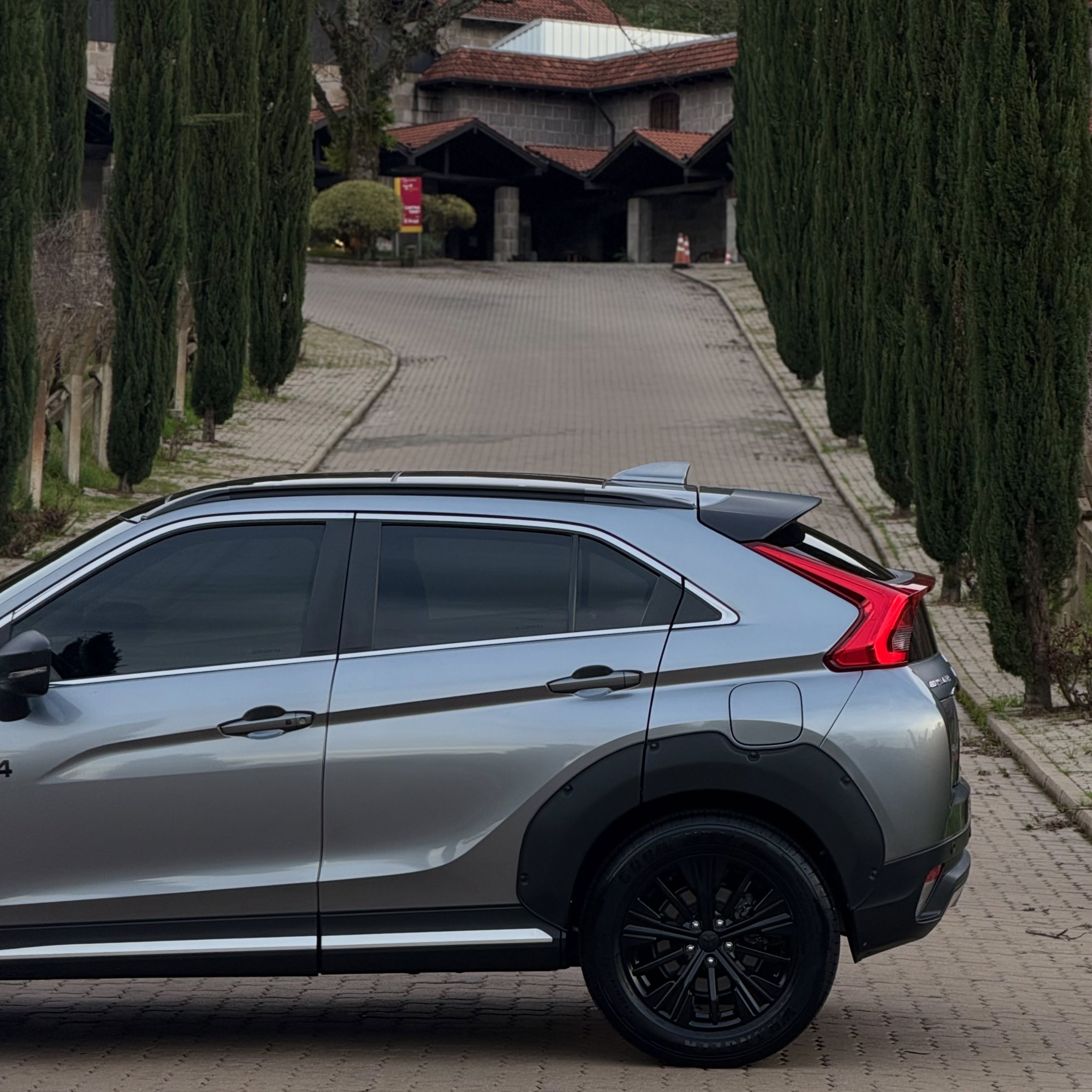 MITSUBISHI ECLIPSE CROSS OUTDOOR HPE-S AWC - Imagem 5
