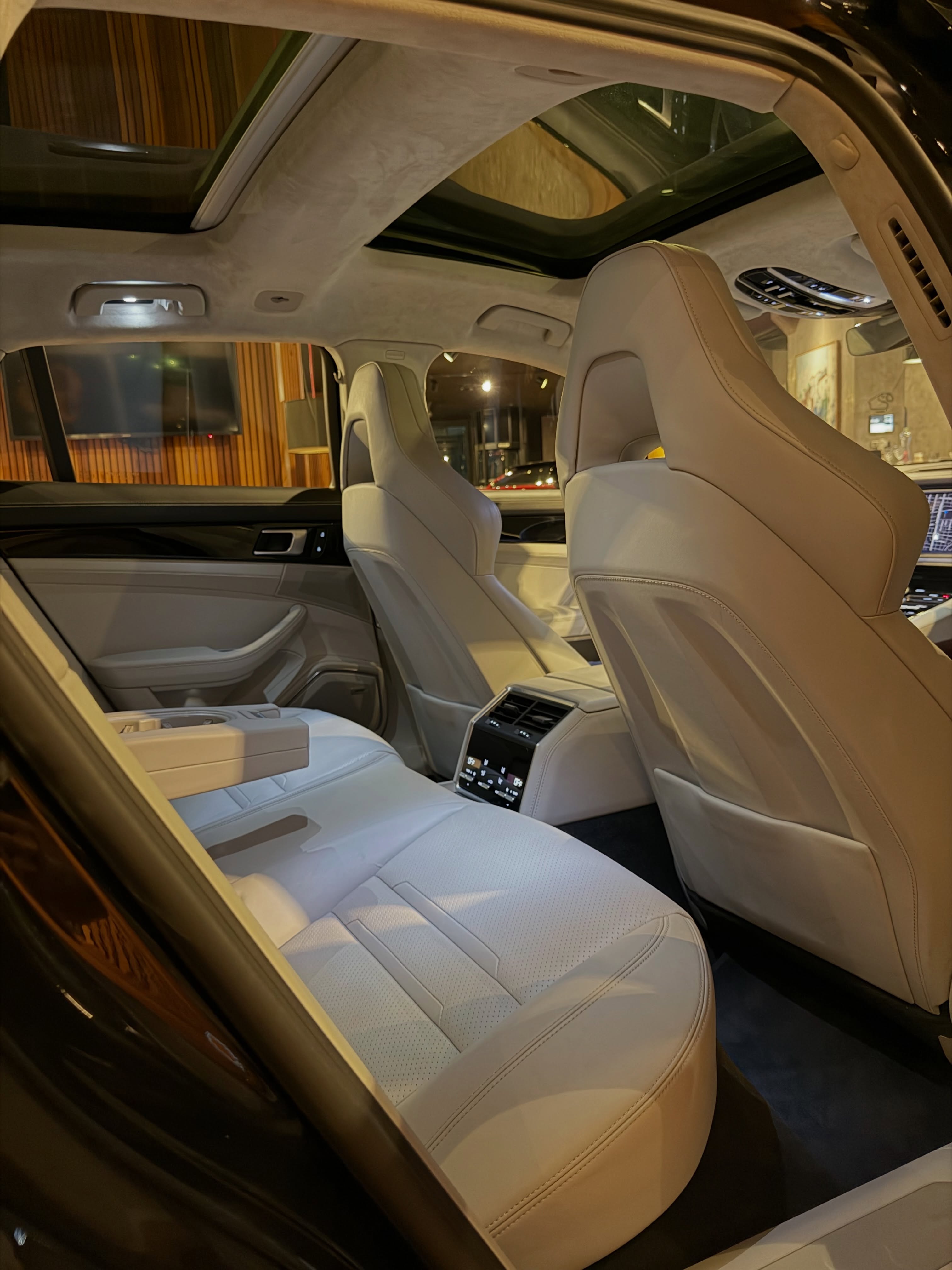 PORSCHE PANAMERA 4 E-HYBRID SPORT TURISMO - Imagem 12