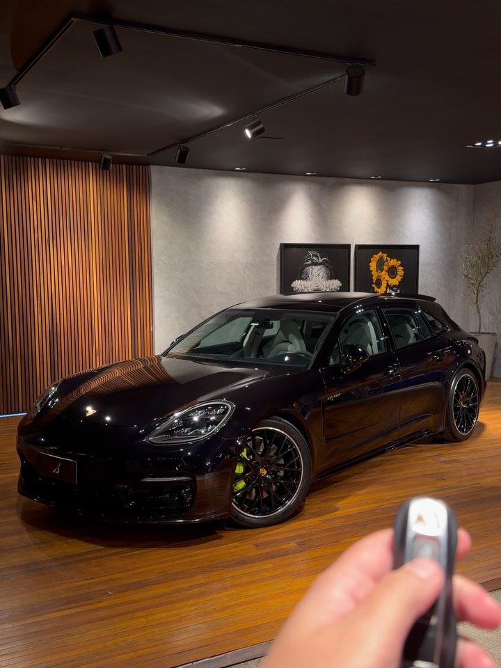 PORSCHE PANAMERA 4 E-HYBRID SPORT TURISMO - Imagem 9