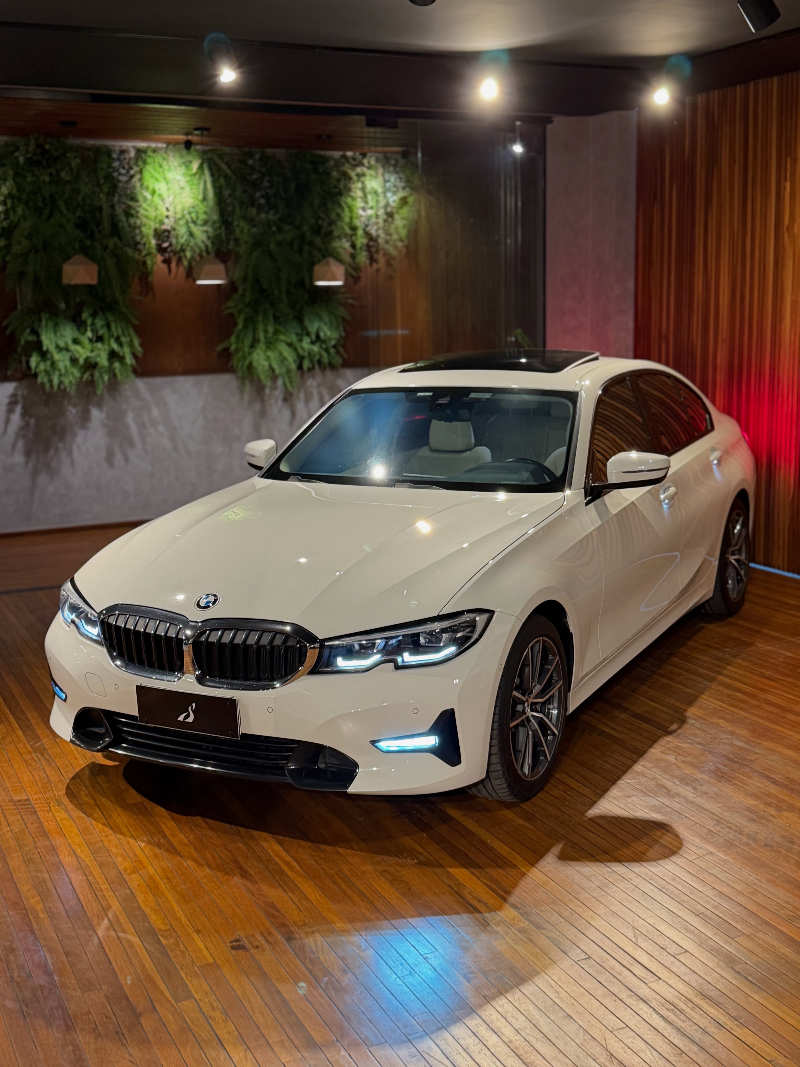 BMW 330 SPORT - Imagem 13