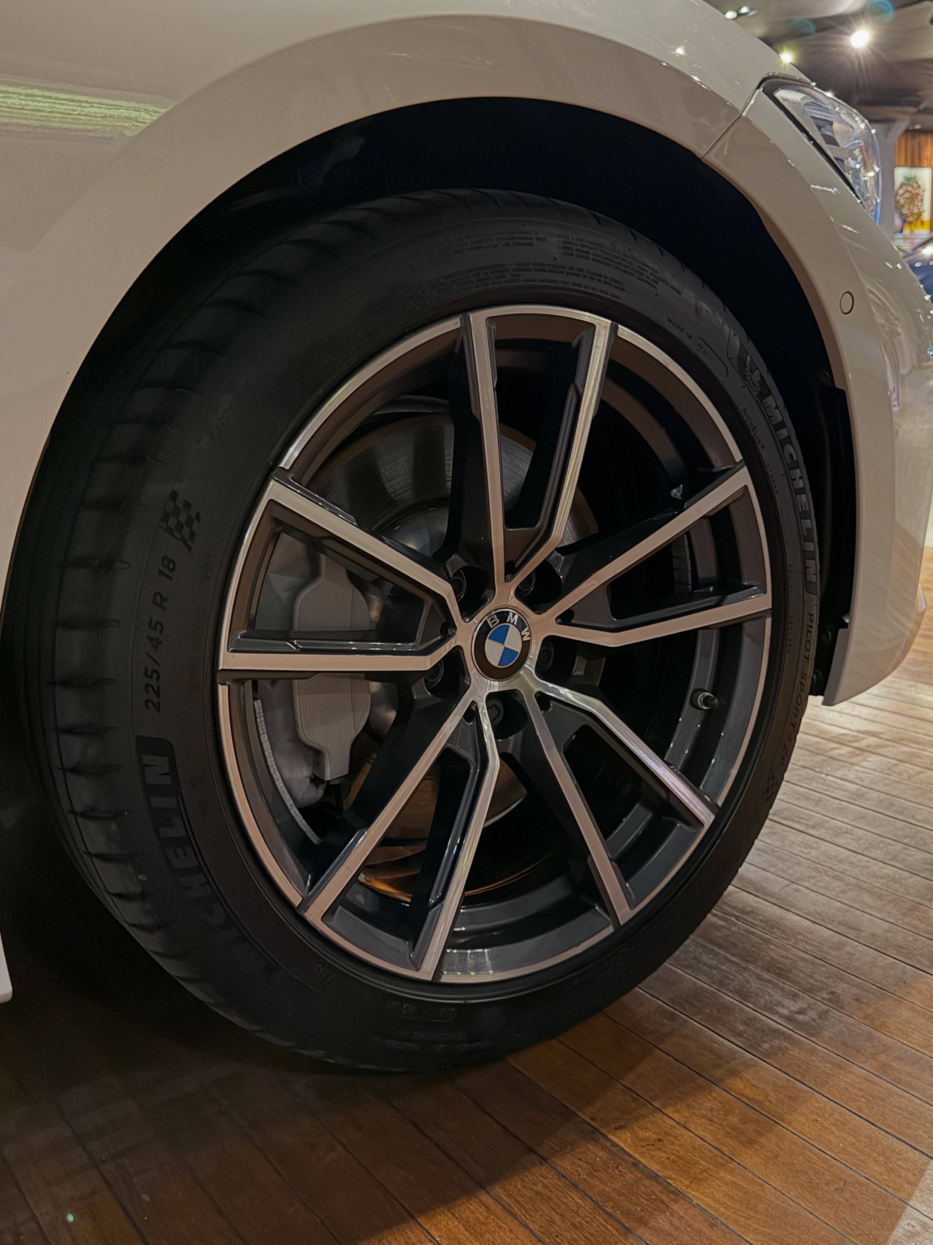 BMW 330 SPORT - Imagem 16