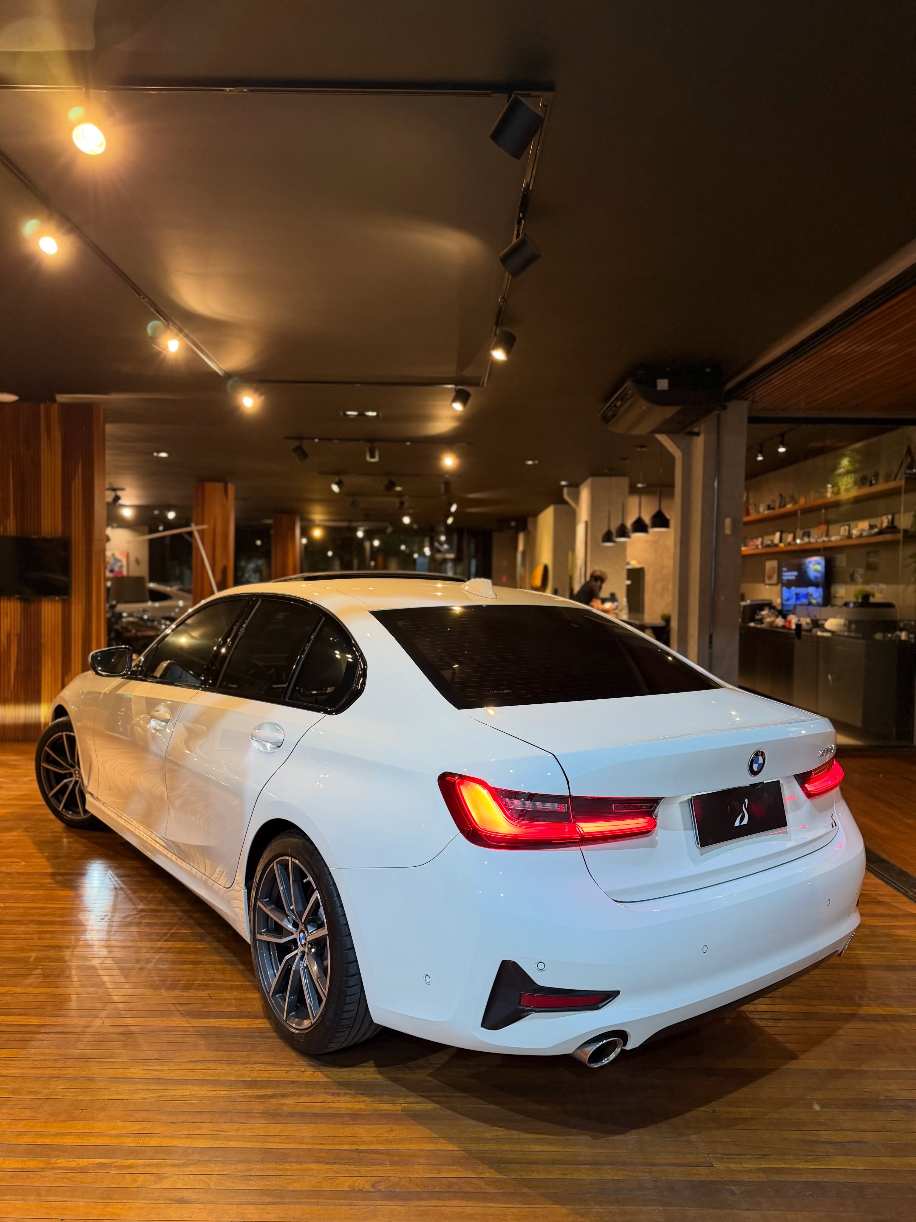 BMW 330 SPORT - Imagem 3