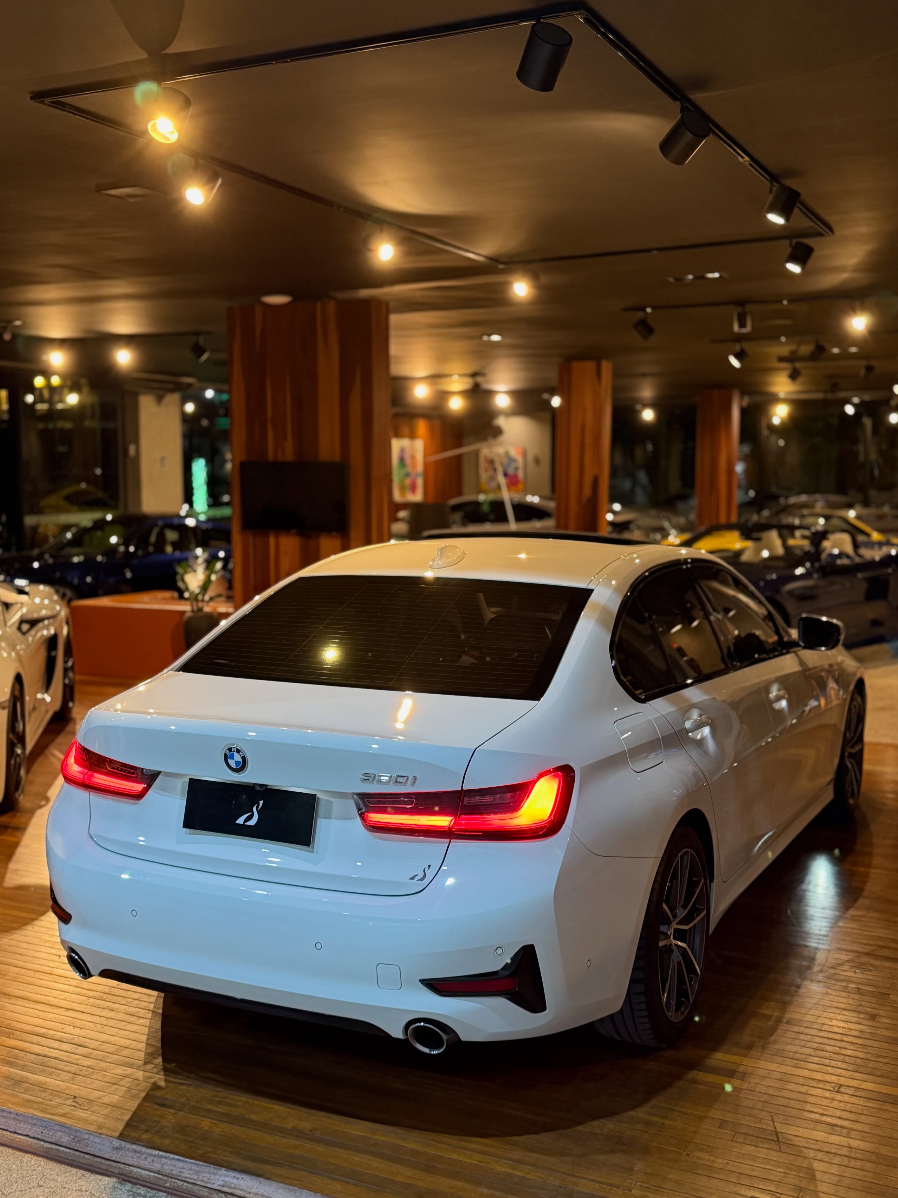 BMW 330 SPORT - Imagem 4