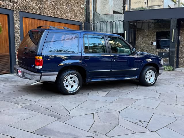 FORD EXPLORER XLT - Imagem 2