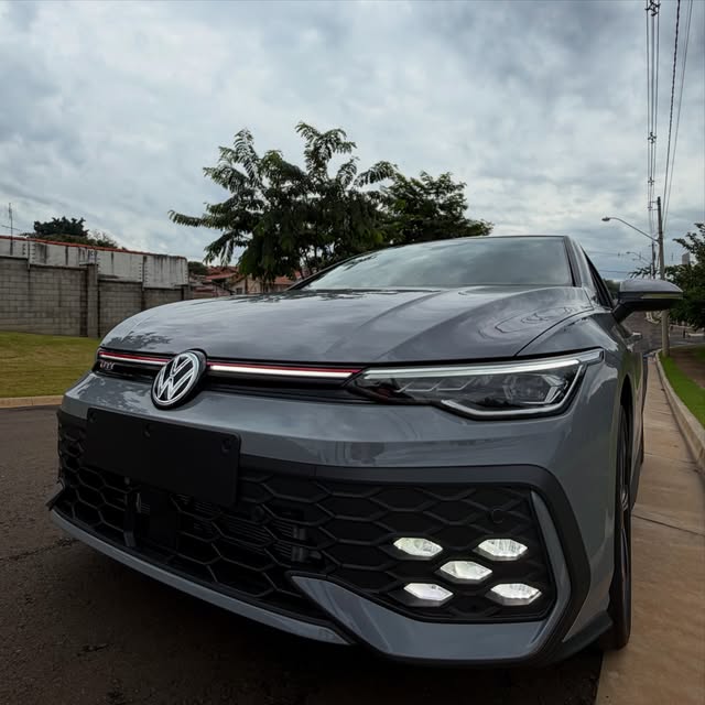 VOLKSWAGEN GOLF GTI - Imagem 11