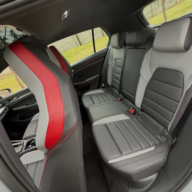VOLKSWAGEN GOLF GTI - Imagem 12