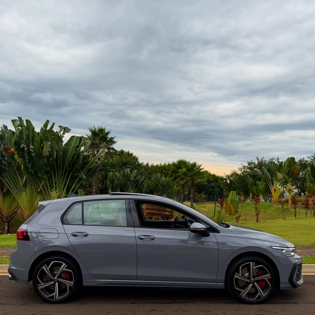 VOLKSWAGEN GOLF GTI - Imagem 13