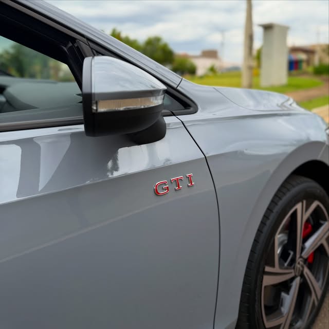 VOLKSWAGEN GOLF GTI - Imagem 17
