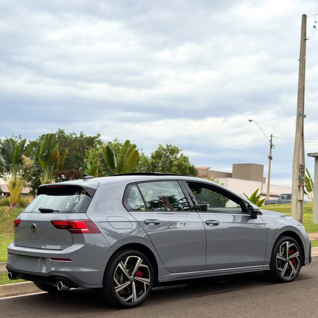 VOLKSWAGEN GOLF GTI - Imagem 19