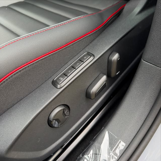 VOLKSWAGEN GOLF GTI - Imagem 6