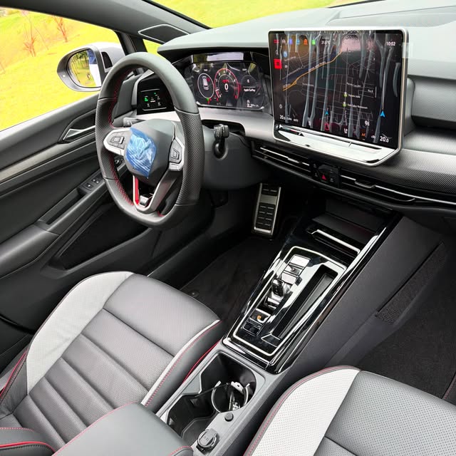 VOLKSWAGEN GOLF GTI - Imagem 8