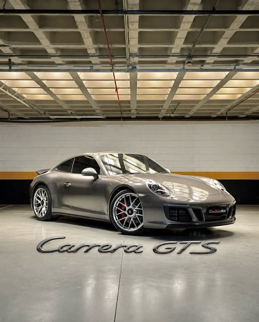 PORSCHE 911 GTS - Imagem 1