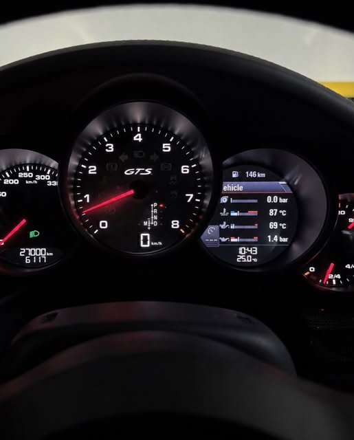 PORSCHE 911 GTS - Imagem 15
