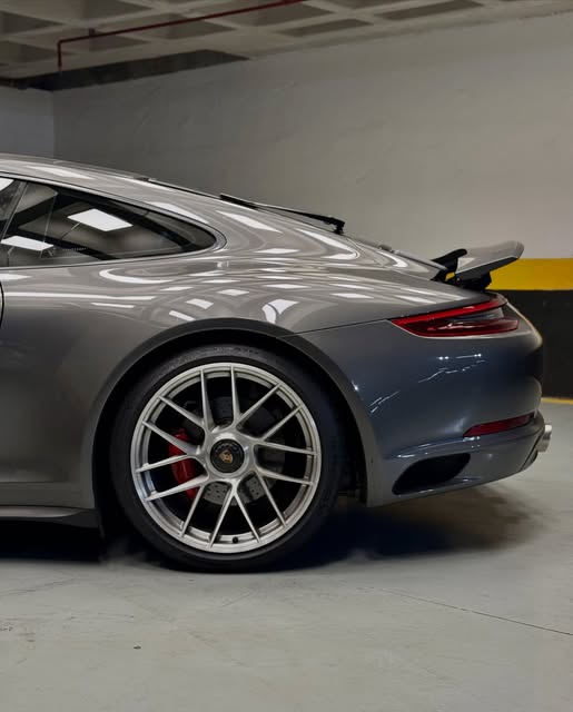 PORSCHE 911 GTS - Imagem 7