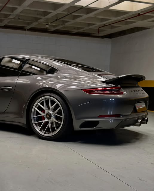 PORSCHE 911 GTS - Imagem 8