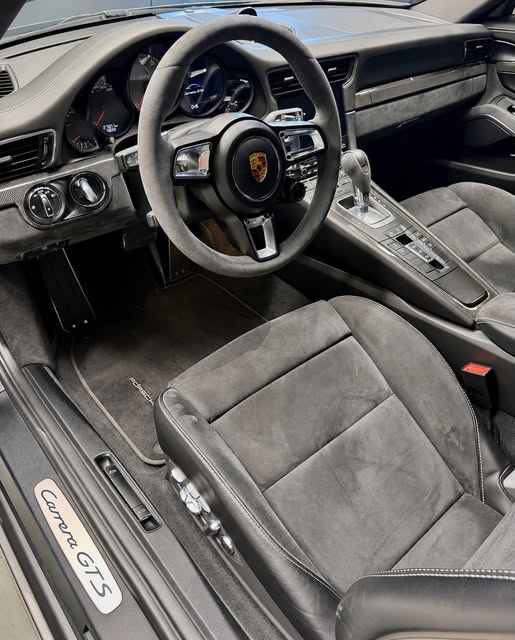 PORSCHE 911 GTS - Imagem 9