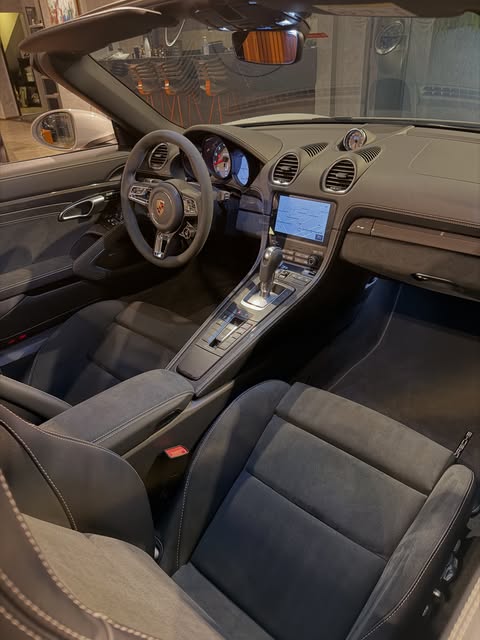 PORSCHE 718 BOXSTER 4.0 GTS - Imagem 11