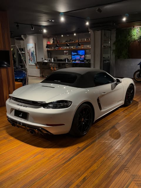 PORSCHE 718 BOXSTER 4.0 GTS - Imagem 14