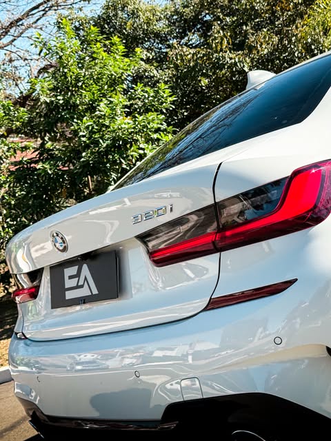 BMW 320I M SPORT - Imagem 12
