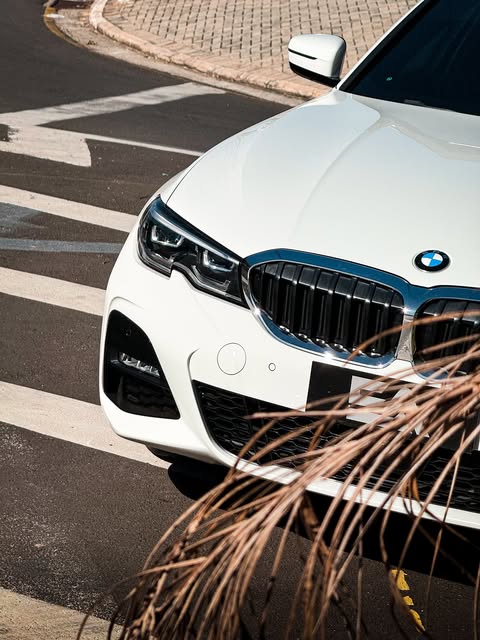 BMW 320I M SPORT - Imagem 3