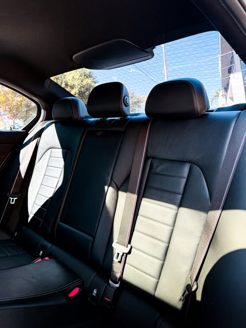 BMW 320I M SPORT - Imagem 8
