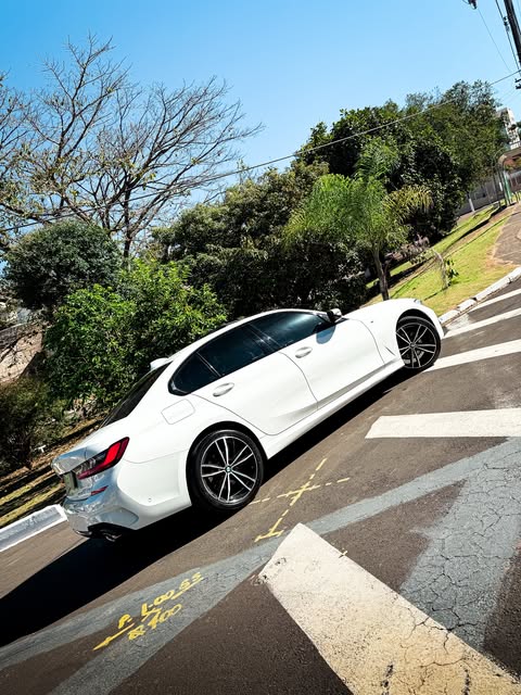 BMW 320I M SPORT - Imagem 10