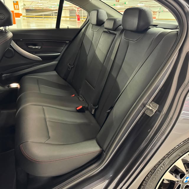 BMW 320I SPORT PLUS - Imagem 10