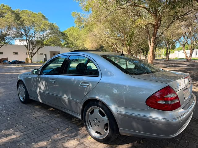 MERCEDES-BENZ E320 AVANTGARDE - Imagem 10