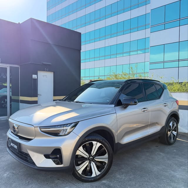 VOLVO XC40 RECHARGE PLUS - Imagem 3