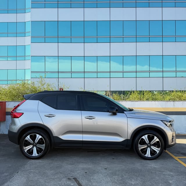 VOLVO XC40 RECHARGE PLUS - Imagem 4