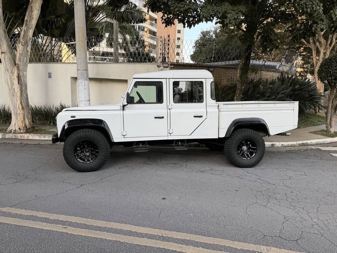 LAND ROVER DEFENDER - Imagem 3