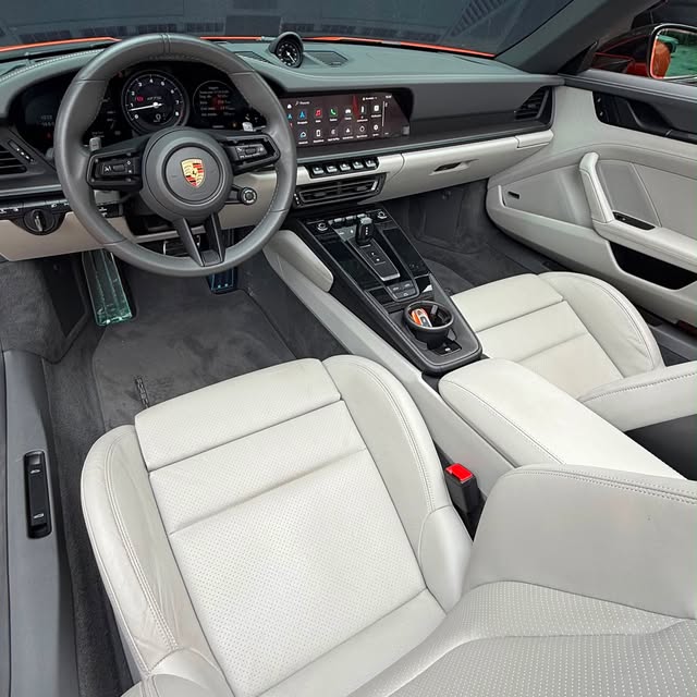 PORSCHE 911 CARRERA GTS - Imagem 3