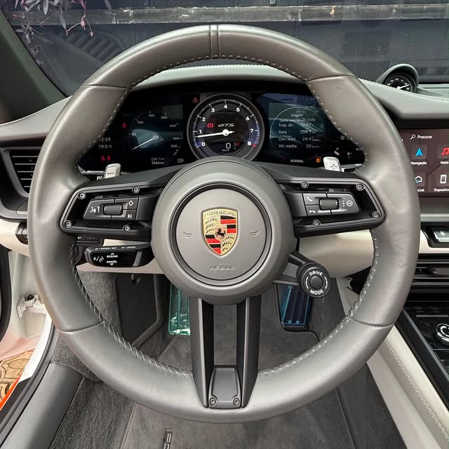 PORSCHE 911 CARRERA GTS - Imagem 5