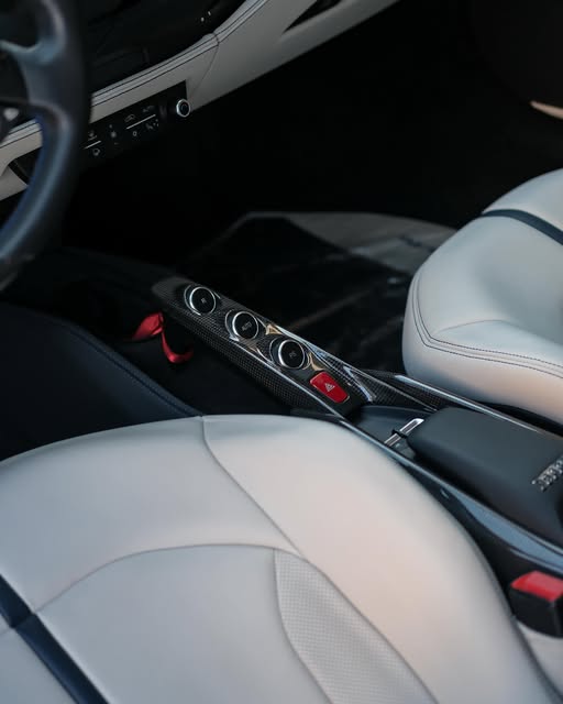 FERRARI F8 TRIBUTO - Imagem 5
