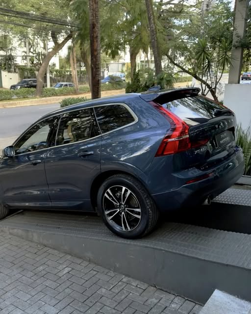 VOLVO XC60 MOMENTUM T5 AWD - Imagem 7