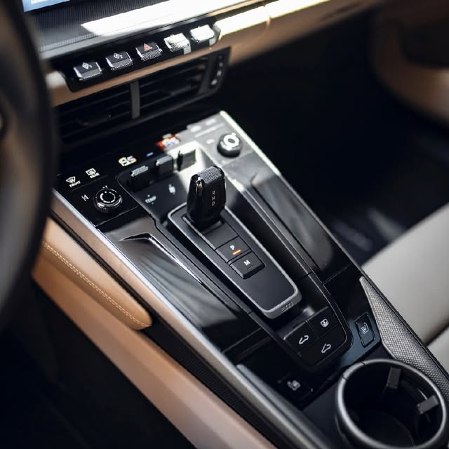 PORSCHE 911 CARRERA 992.2 - Imagem 7