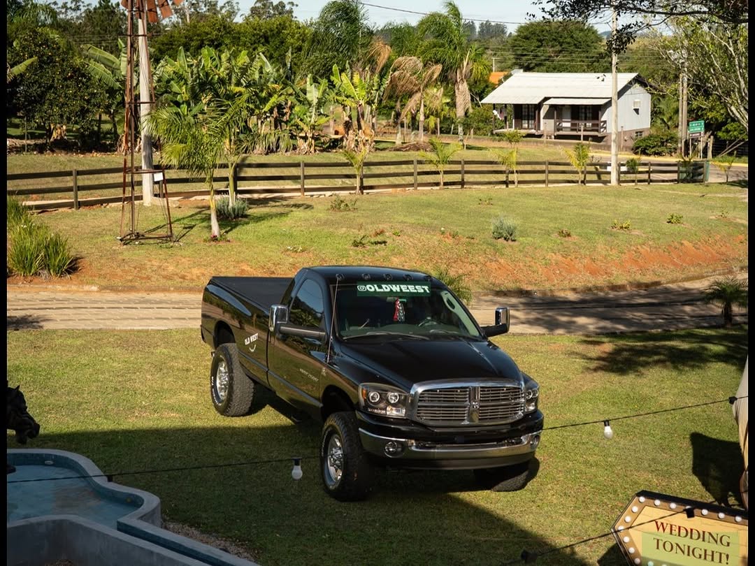 DODGE RAM 2500 SLT - Imagem 1