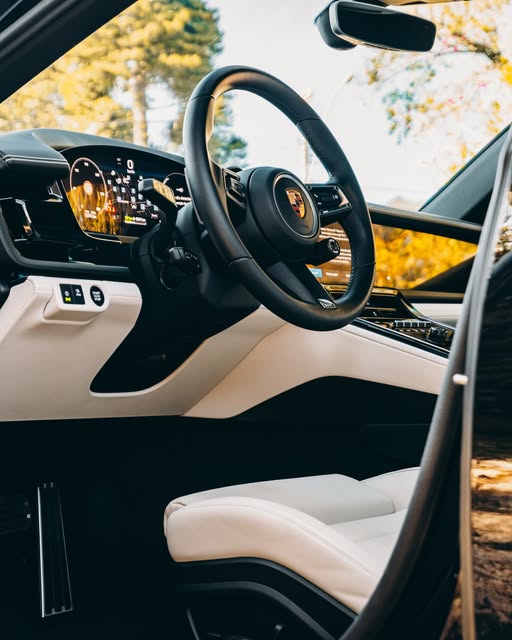 PORSCHE PANAMERA 4 - Imagem 8