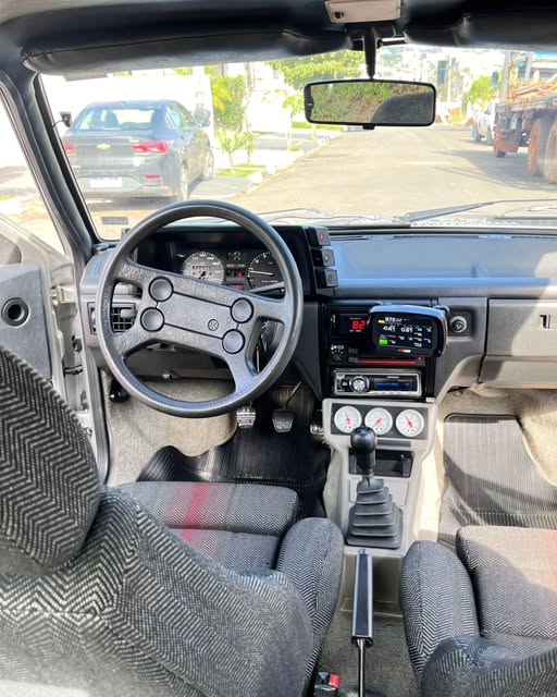 VOLKSWAGEN VOYAGE GL 1.8 TURBO - Imagem 12