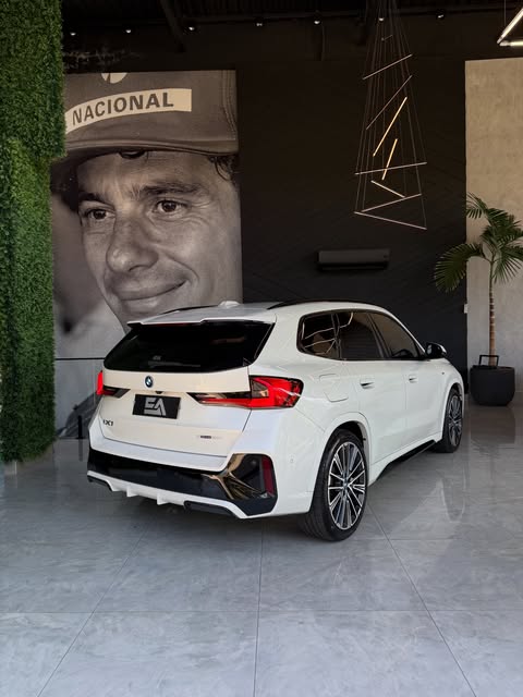 BMW IX1 XDRIVE30 M SPORT - Imagem 9