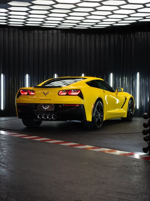 CHEVROLET CORVETTE STINGRAY - Imagem 1