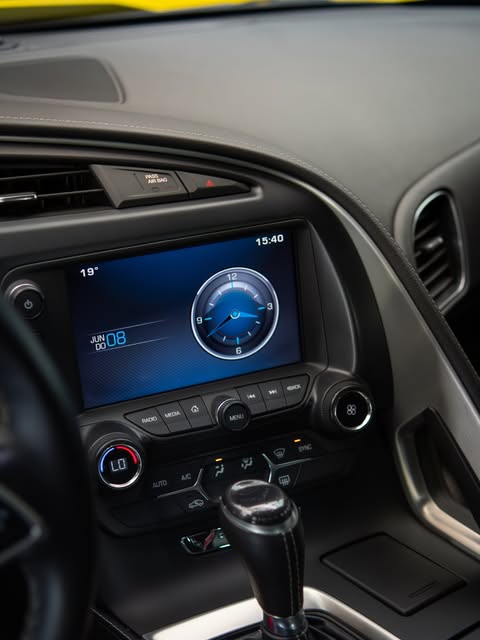 CHEVROLET CORVETTE STINGRAY - Imagem 8