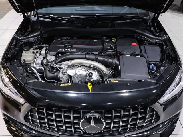MERCEDES-BENZ GLA AMG 35 - Imagem 4