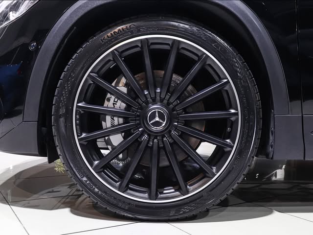 MERCEDES-BENZ GLA AMG 35 - Imagem 5