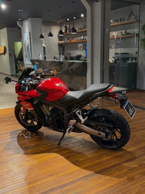 HONDA CBR 650F - Imagem 2