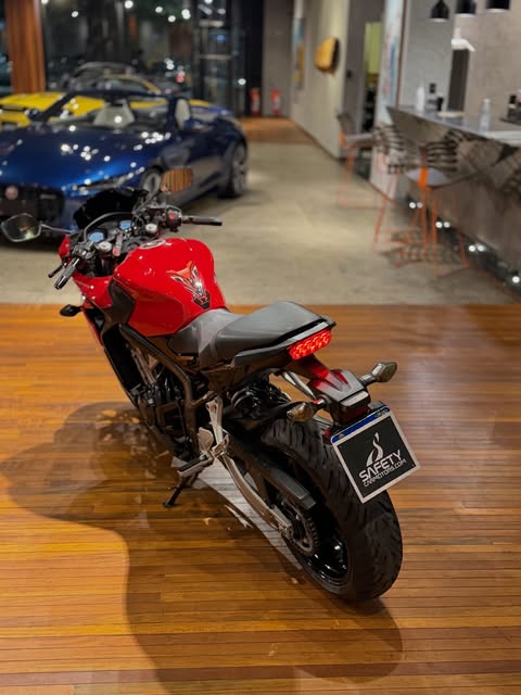 HONDA CBR 650F - Imagem 11