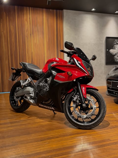 HONDA CBR 650F - Imagem 8