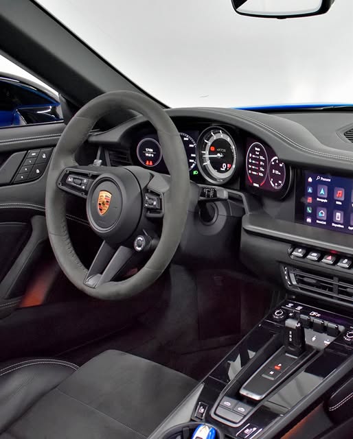 PORSCHE 911 TARGA 4 GTS - Imagem 4