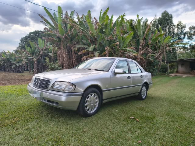 MERCEDES-BENZ C180 - Imagem 2